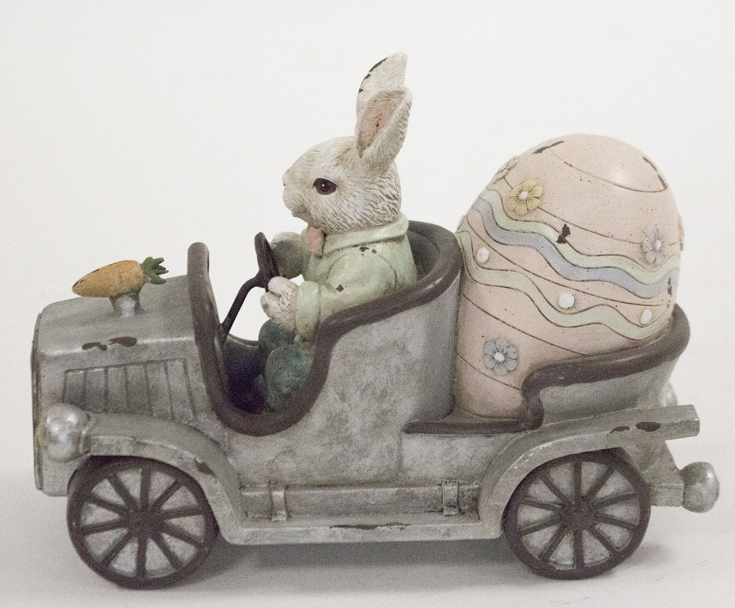 Figurka Królik w Samochodzie 15x20cm